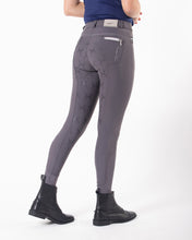 Load image into Gallery viewer, QHP Zofia Full grip Breech