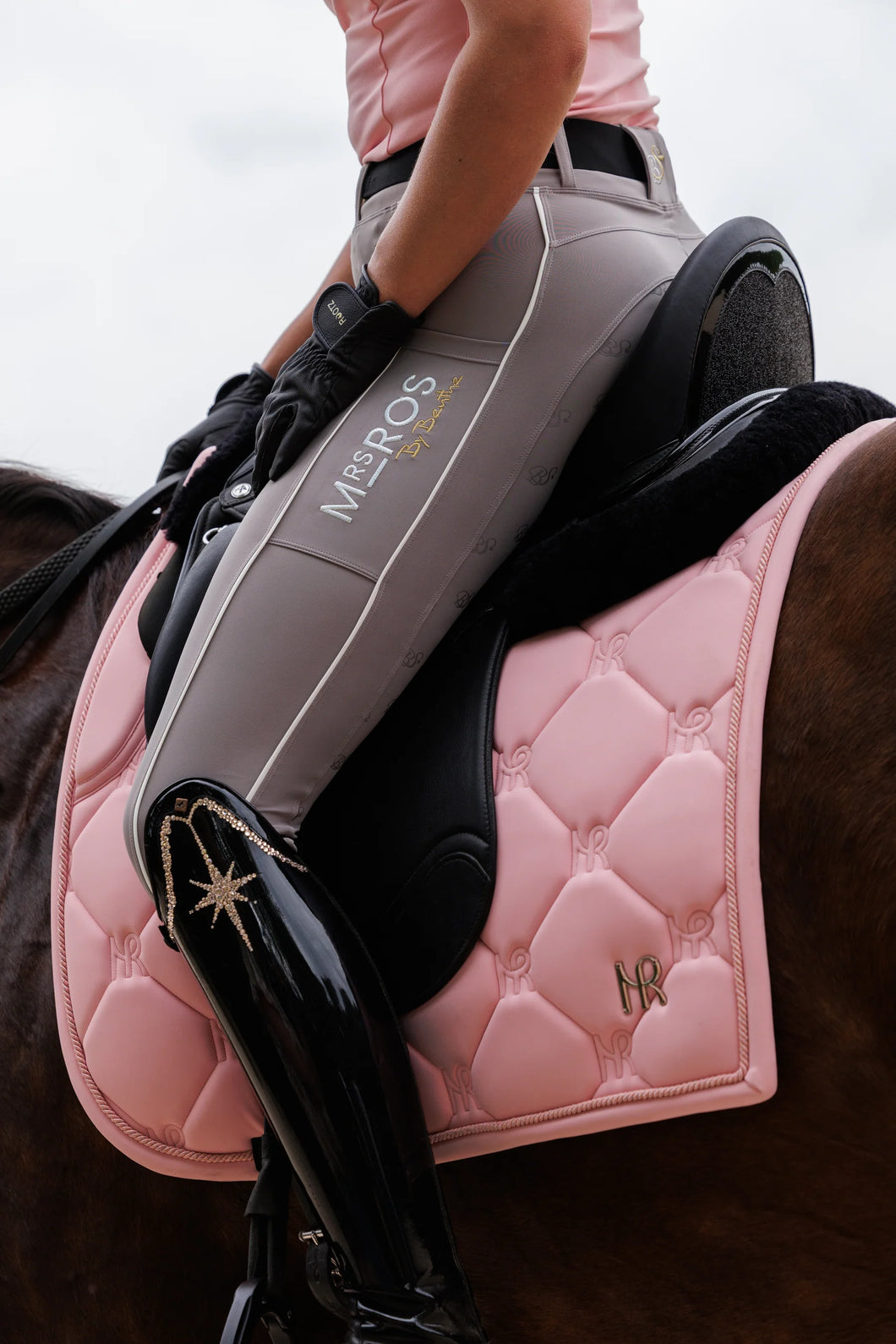 Mrs. Ros SADDLE PAD PINK - BS COLLECTION