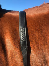 Load image into Gallery viewer, Lumiere 'ALICIA' LEATHER DRESSAGE BREASTPLATE ~ Black
