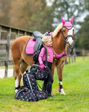 Load image into Gallery viewer, QHP Isalyn Groom Bag
