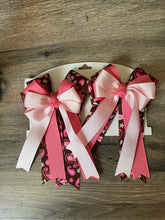 Load image into Gallery viewer, Kids Hunter Hair Bows
