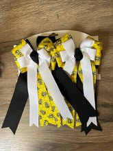 Load image into Gallery viewer, Kids Hunter Hair Bows

