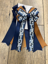 Load image into Gallery viewer, Kids Hunter Hair Bows
