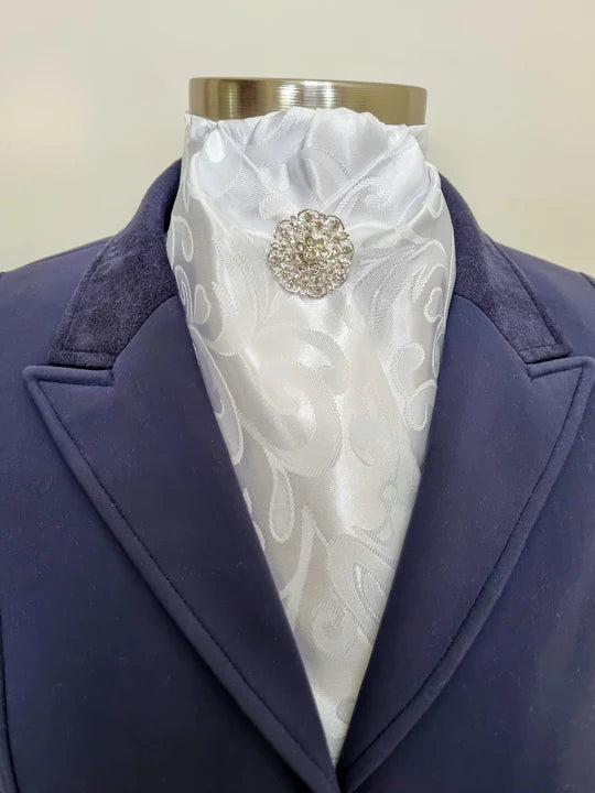 Cadenza Stock Tie~ White Jacquard with Silver Pin